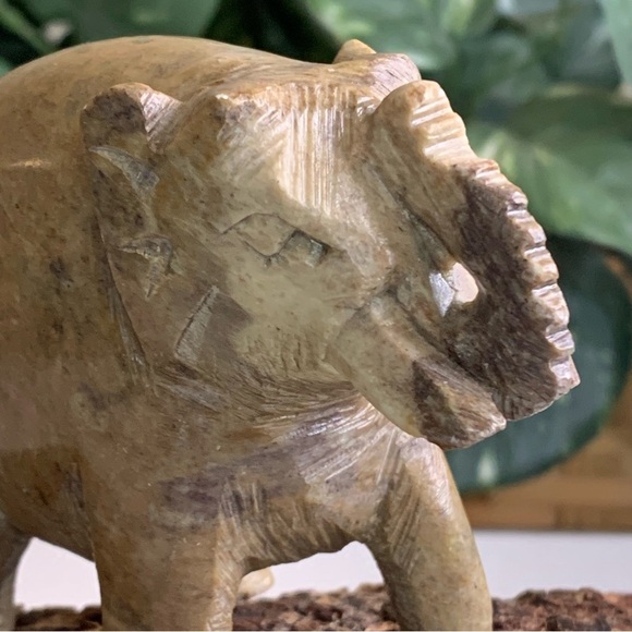 Vintage Soapstone Elephant Figurine Hand Carved Stone Lucky Animal 3.5"x3" 340g - Picture 10 of 13